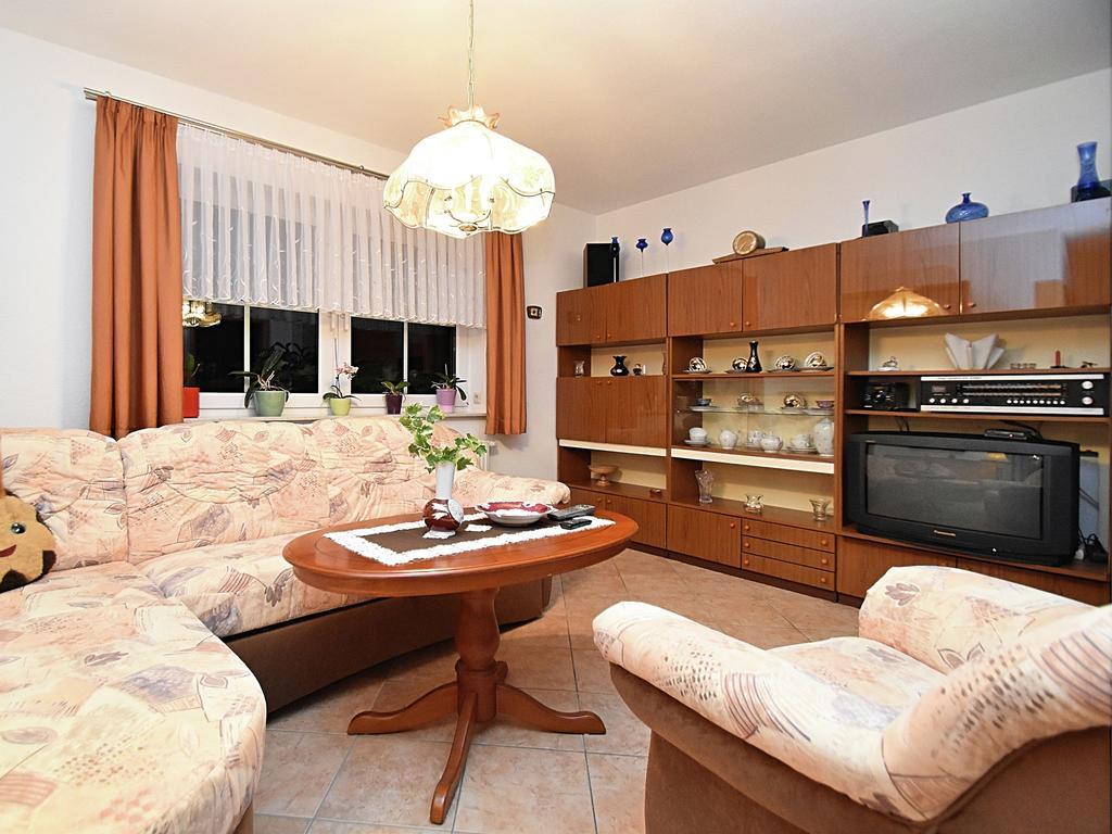 Apartment With Views Of The Ore Mountains Oelsnitz  Экстерьер фото